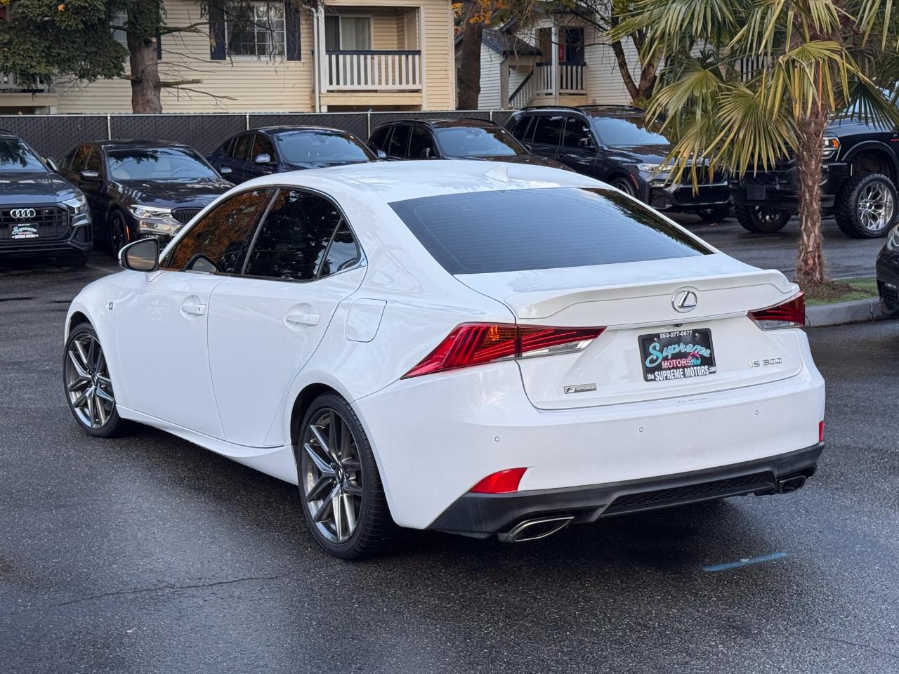 Lexus IS  2019