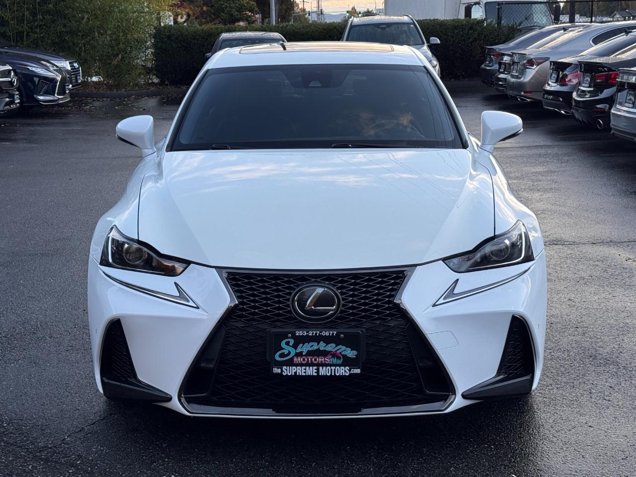 Lexus IS  2019