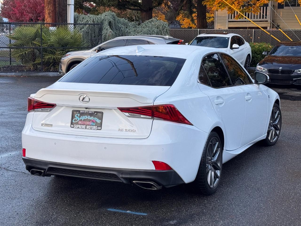 Lexus IS  2019