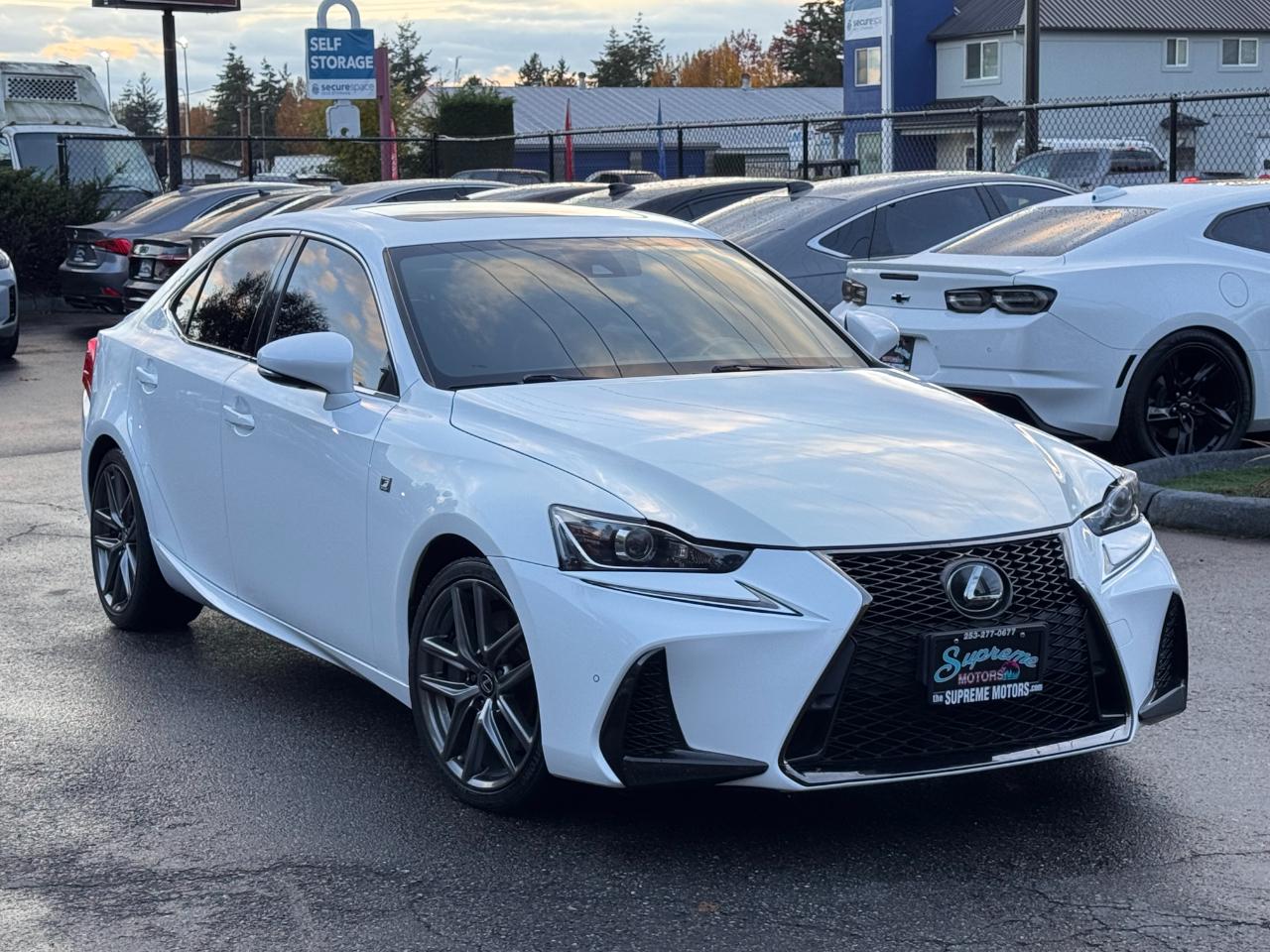 Lexus IS  2019