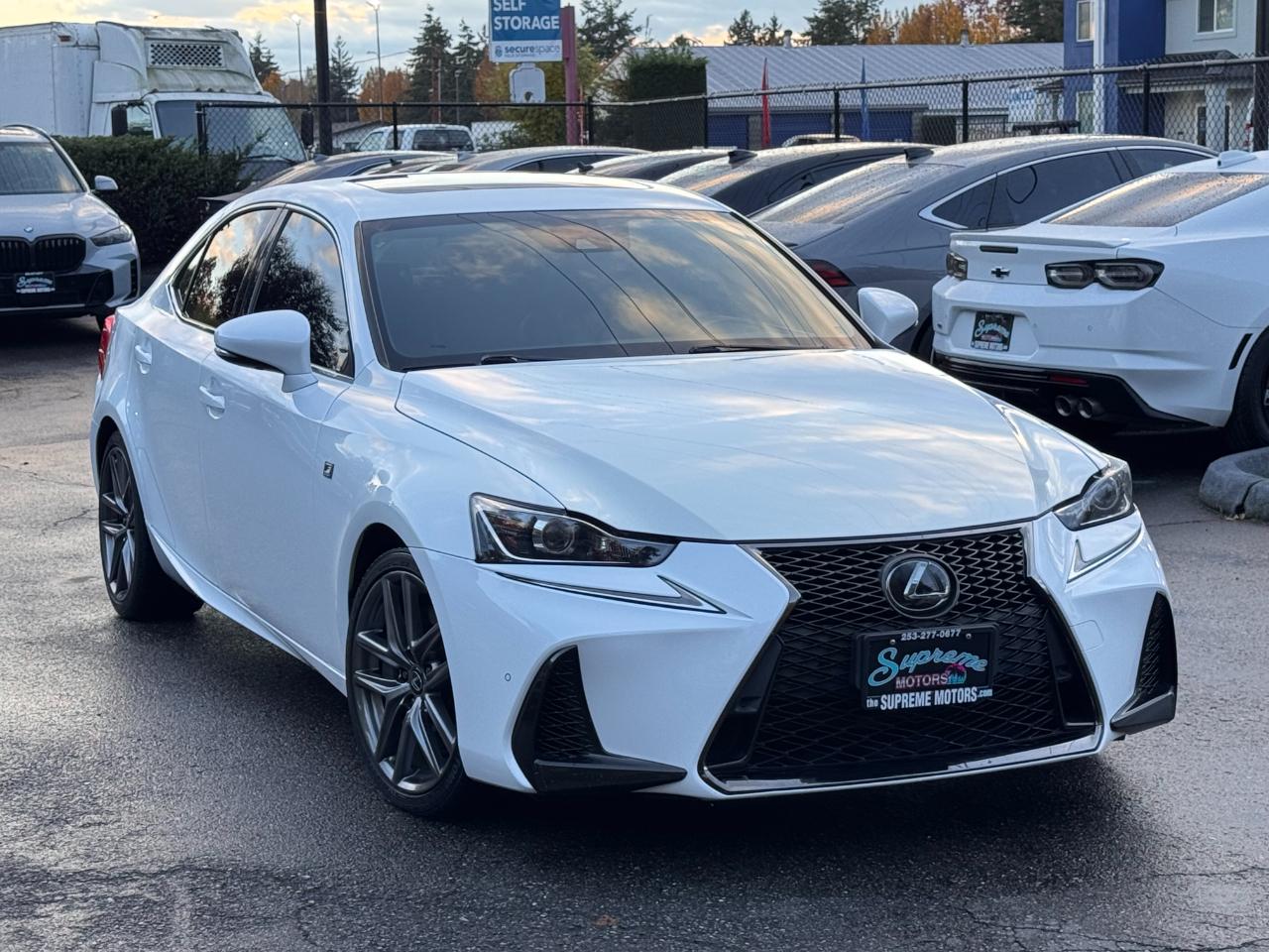 Lexus IS  2019