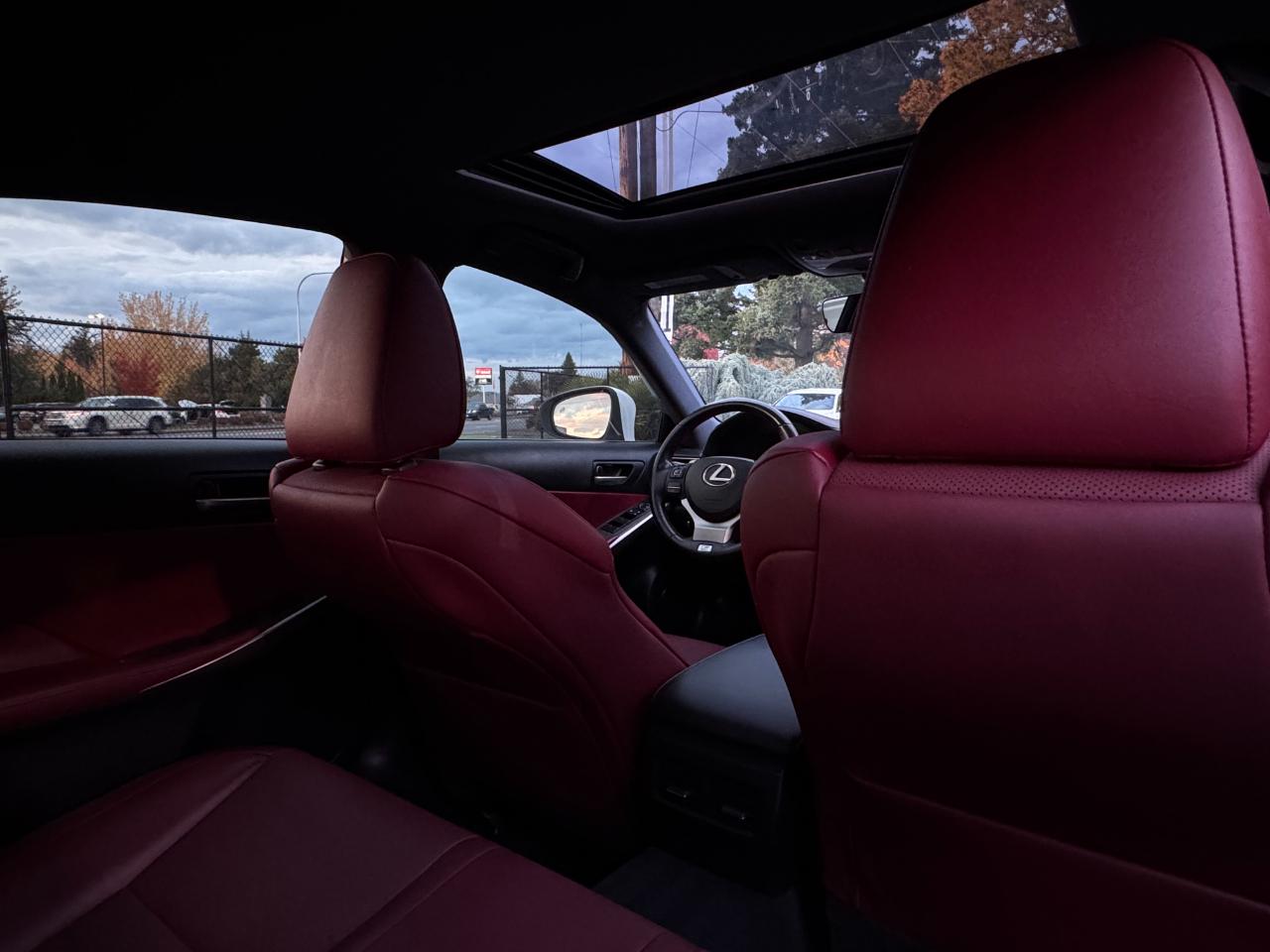 Lexus IS  2019