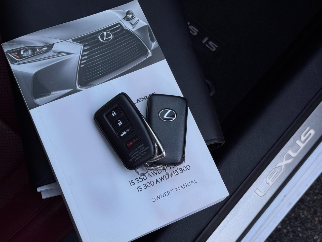 Lexus IS  2019