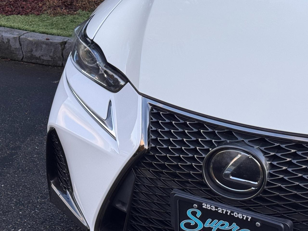 Lexus IS  2019