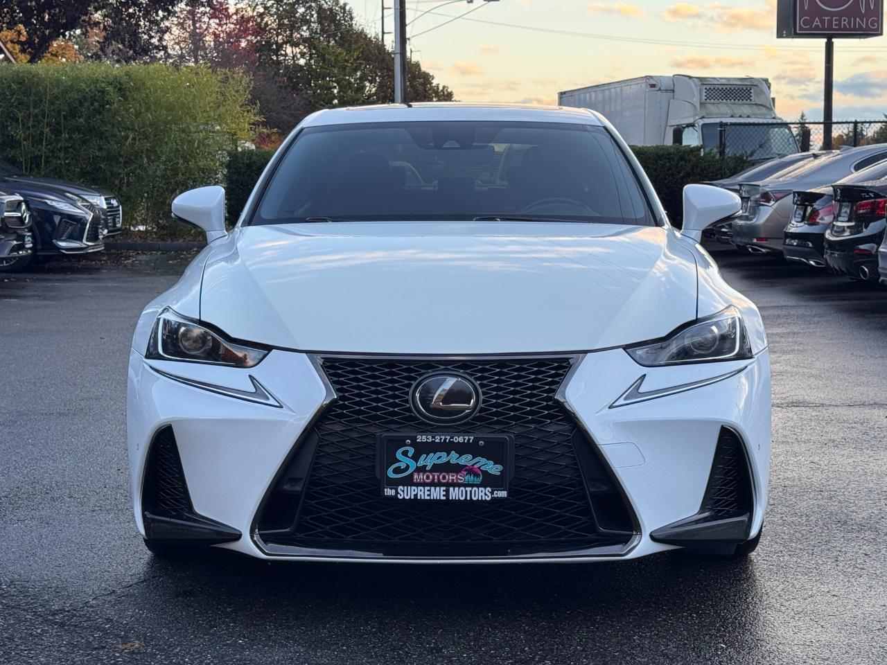 Lexus IS  2019