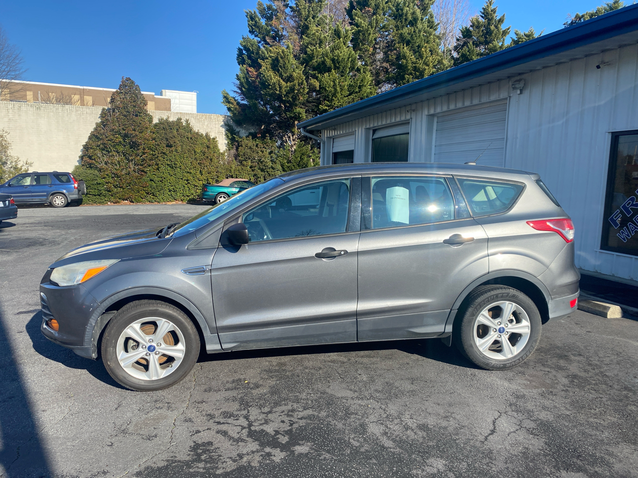 Ford Escape S FWD 2014