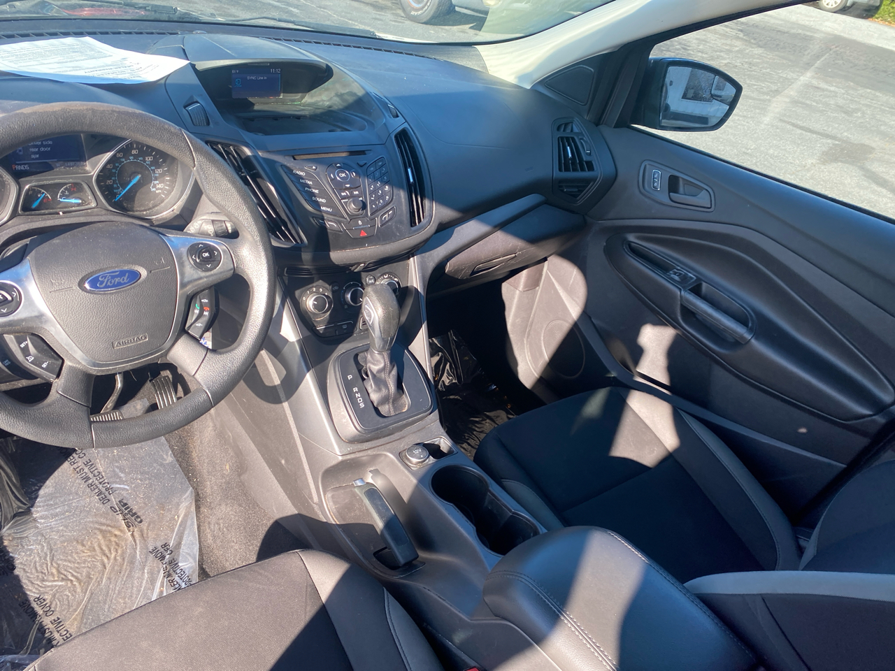 Ford Escape S FWD 2014