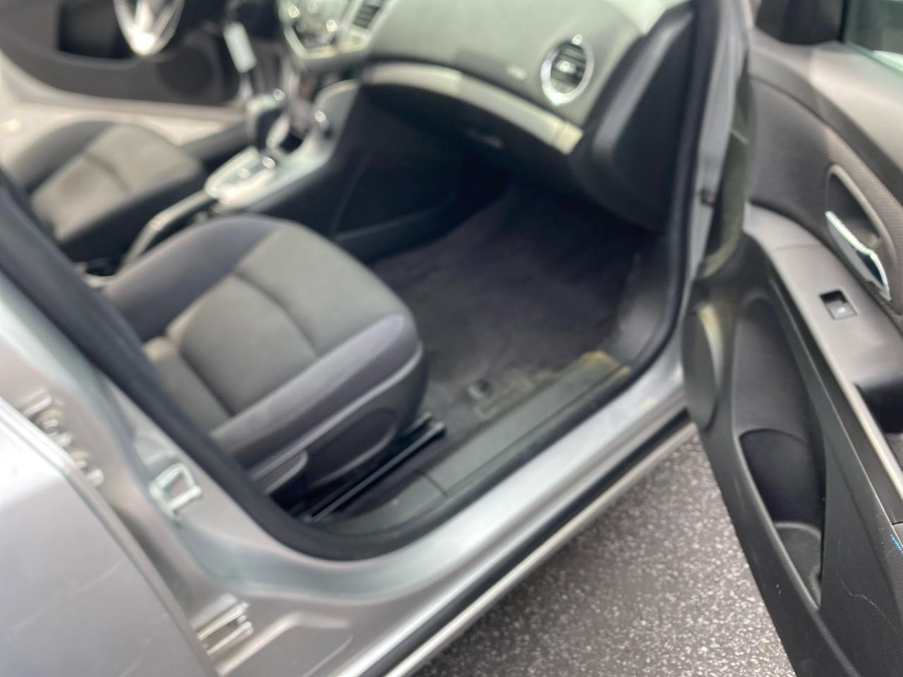 Chevrolet Cruze 1LT 2012