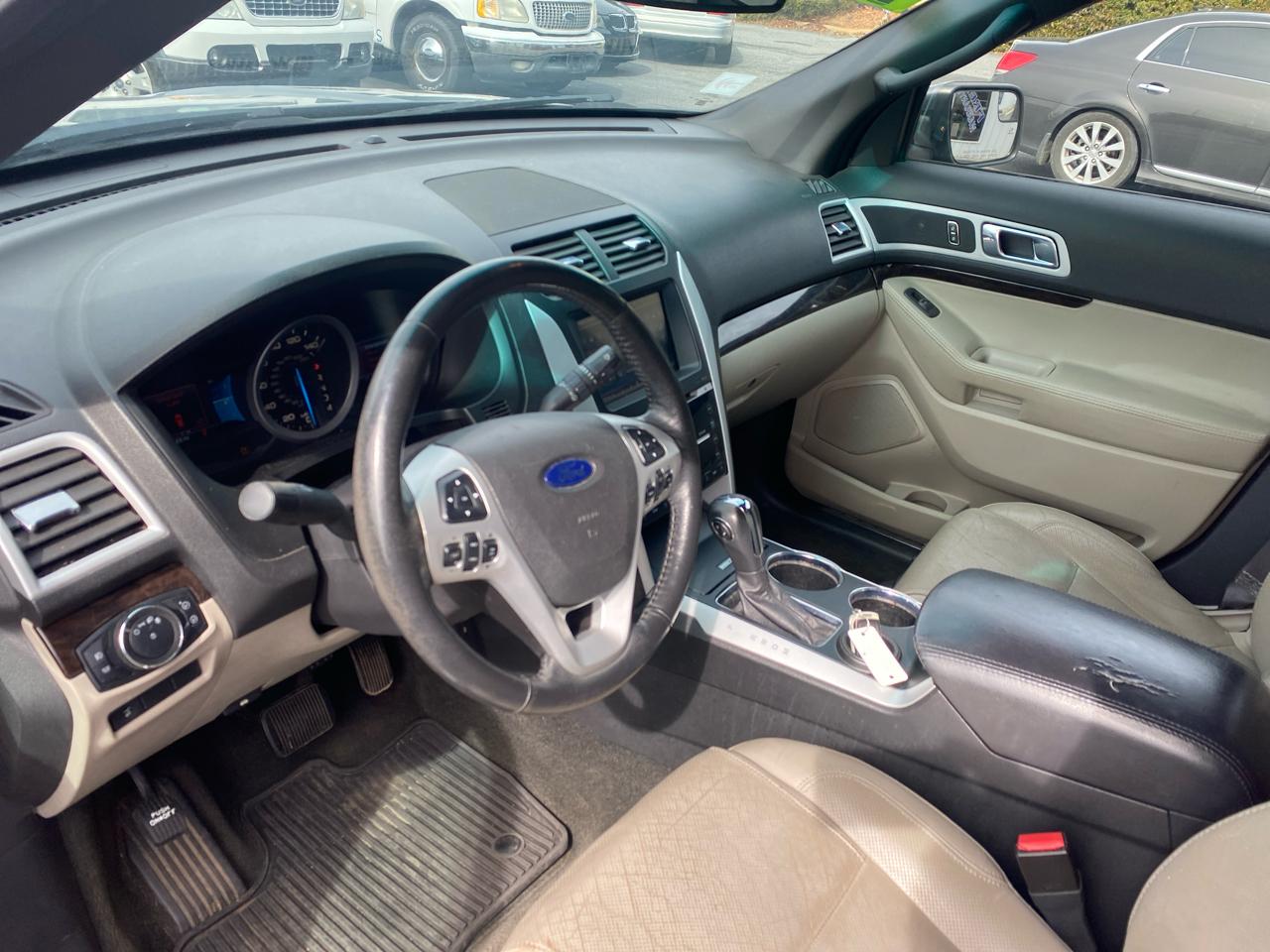 Ford Explorer Limited FWD 2011