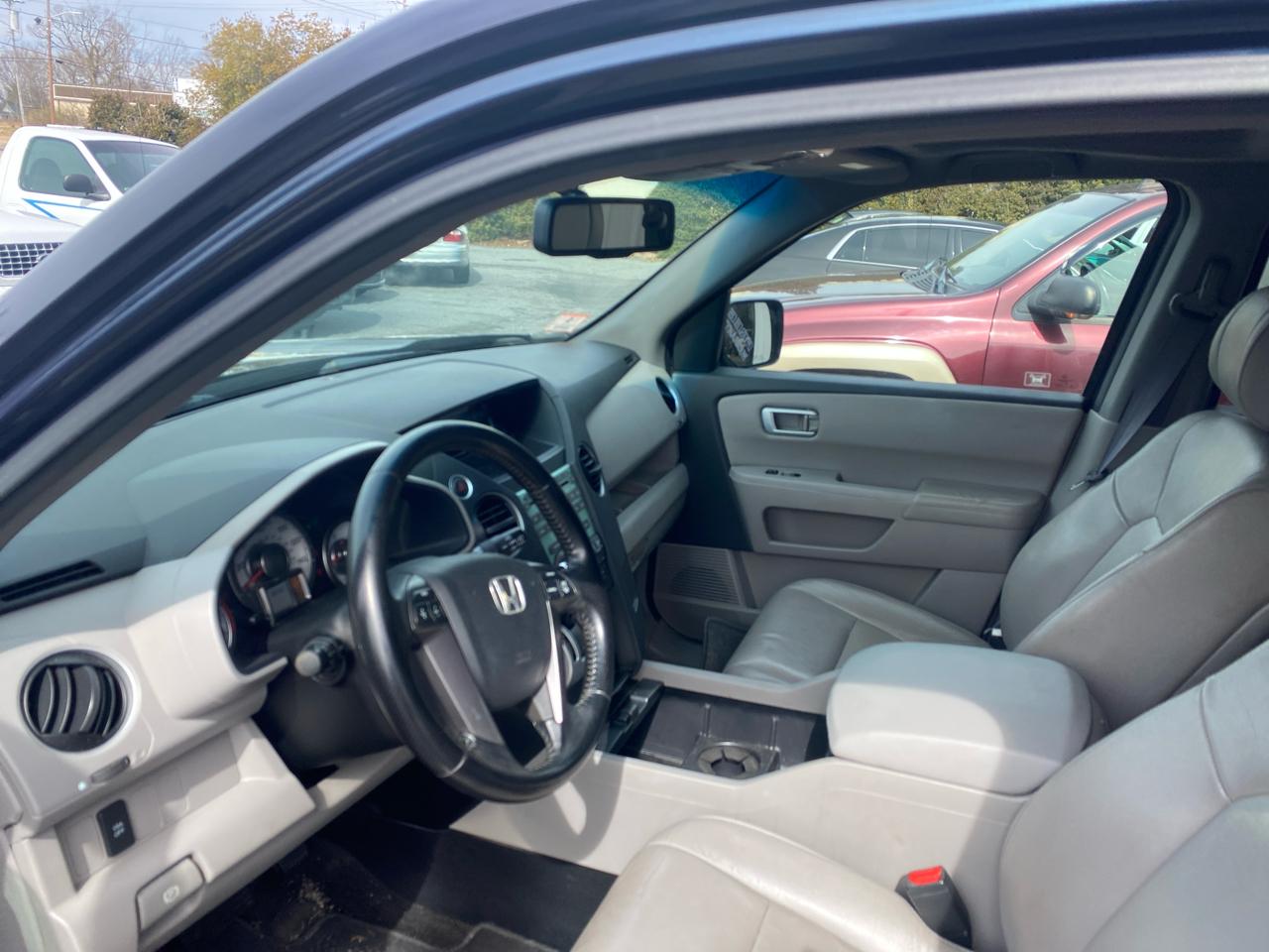 Honda Pilot EX-L 4WD 5-Spd AT 2011