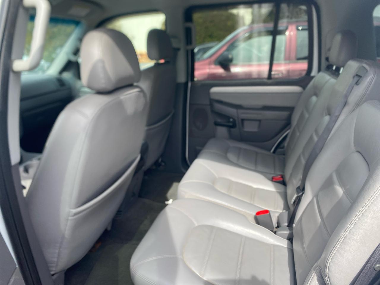 Ford Explorer XLT 4.0L 4WD 2005