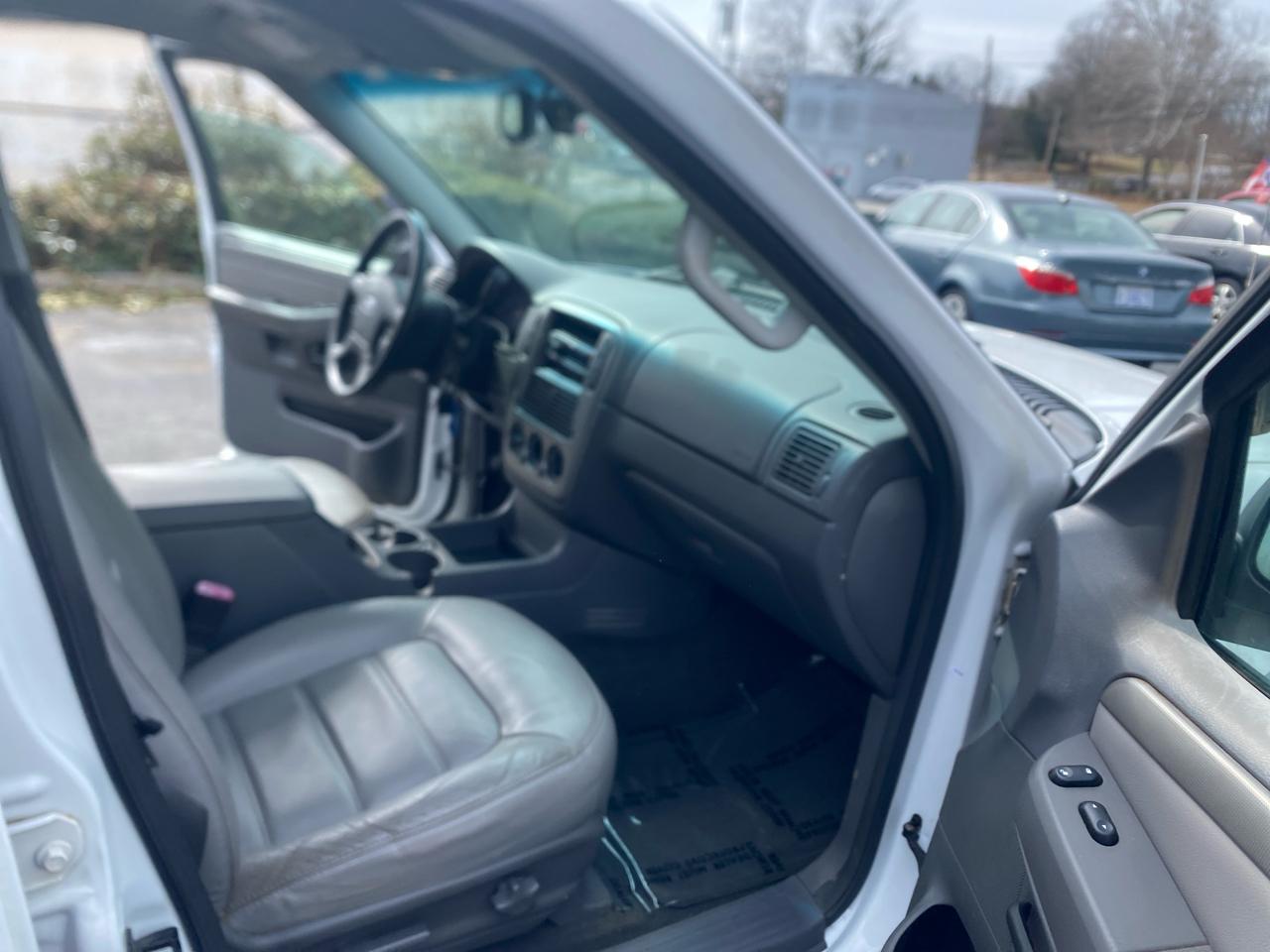 Ford Explorer XLT 4.0L 4WD 2005