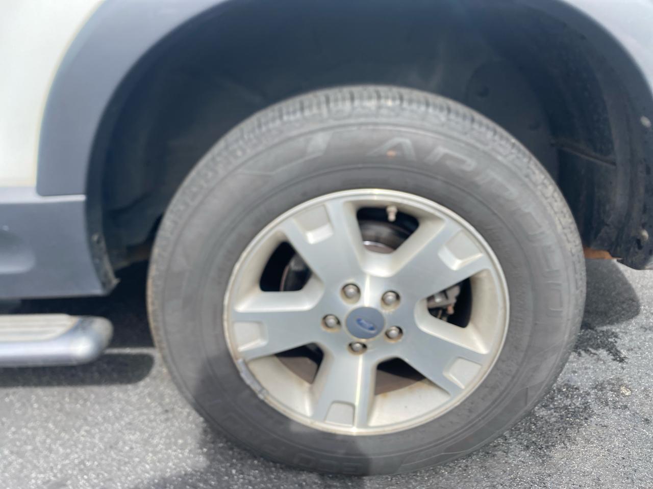 Ford Explorer XLT 4.0L 4WD 2005