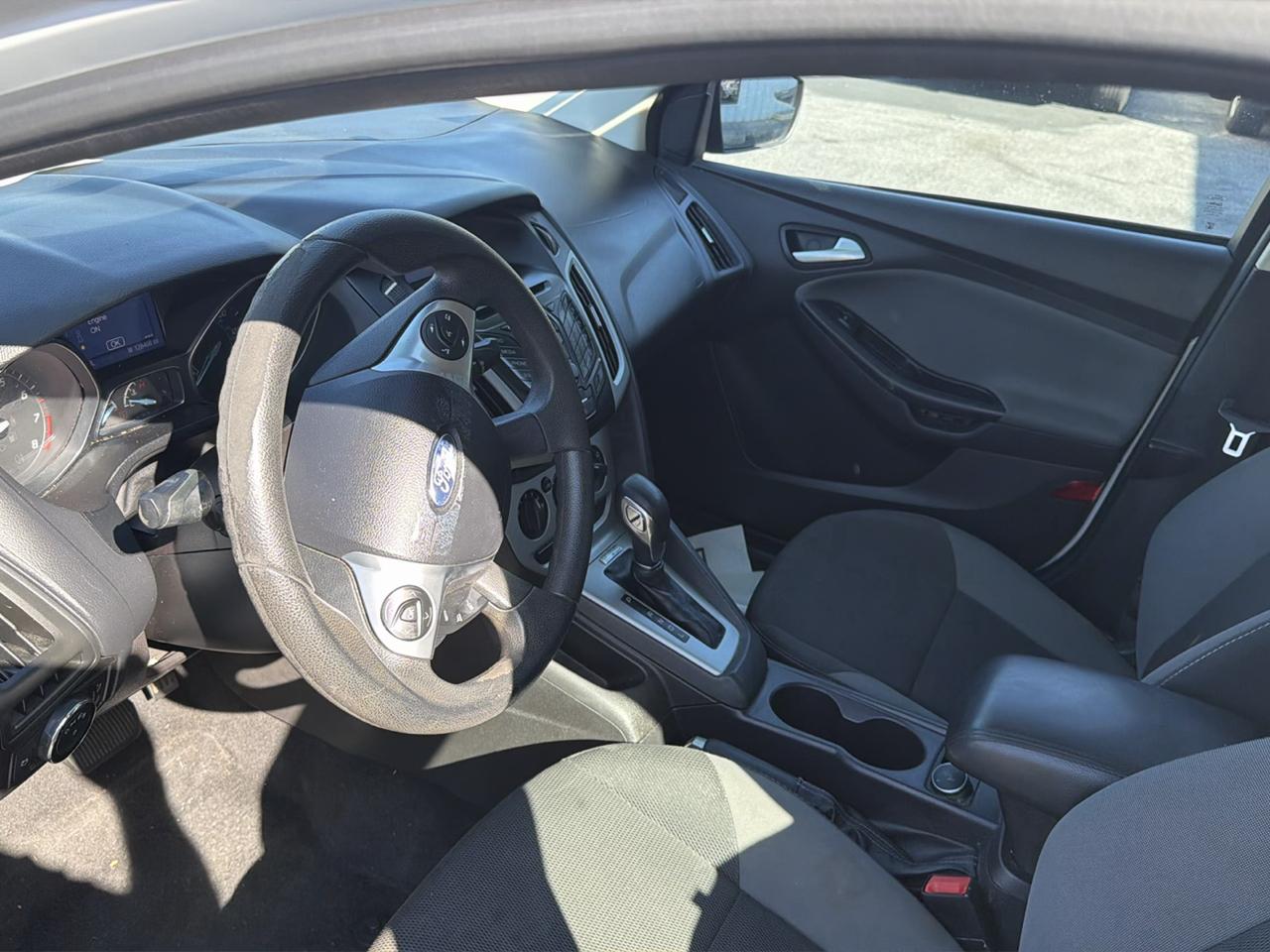 Ford Focus SE Sedan 2014