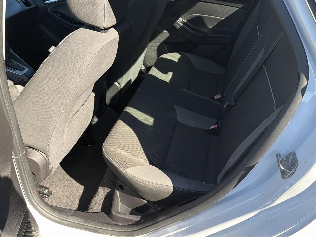 Ford Focus SE Sedan 2014