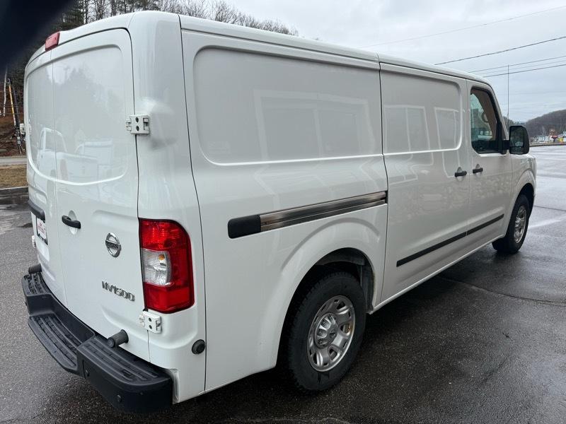 Nissan NV Cargo 1500 SV 2021