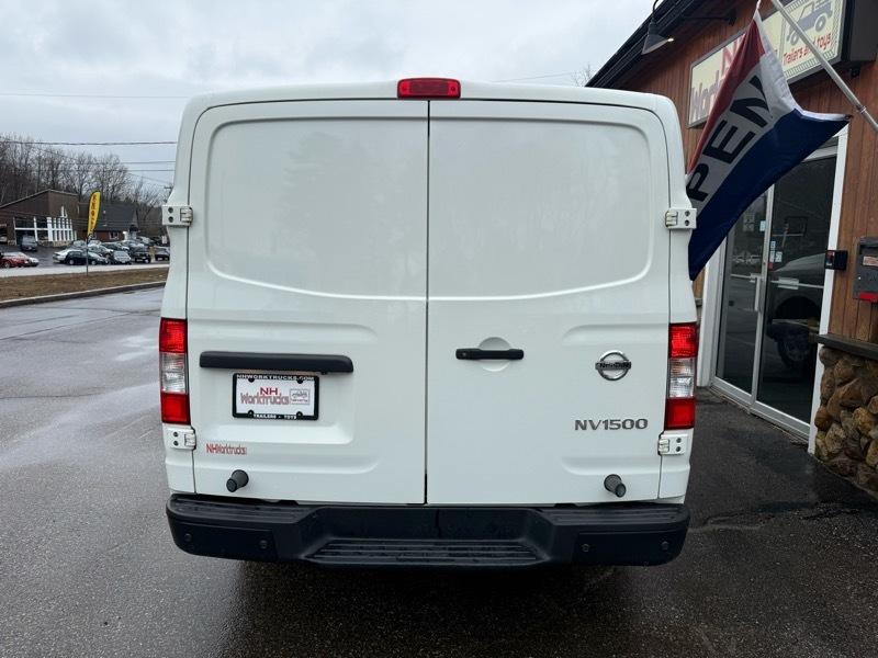 Nissan NV Cargo 1500 SV 2021