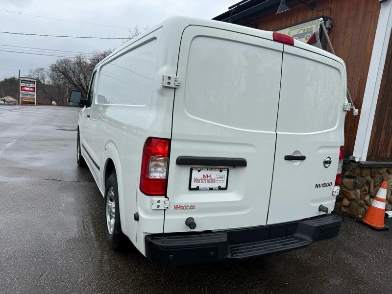 Nissan NV Cargo 1500 SV 2021