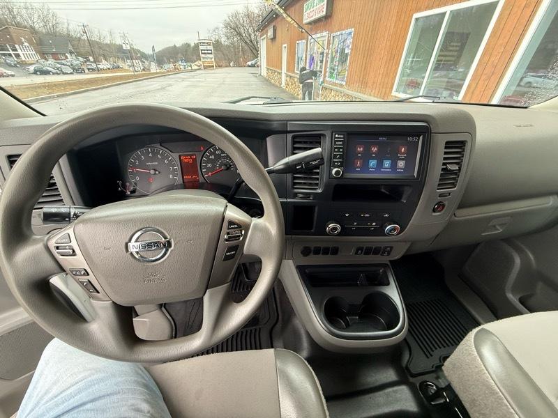 Nissan NV Cargo 1500 SV 2021