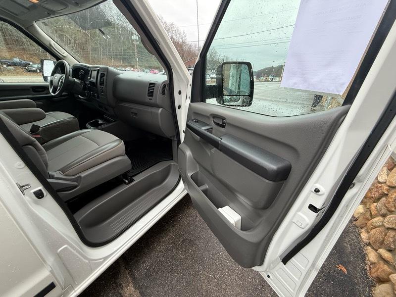 Nissan NV Cargo 1500 SV 2021