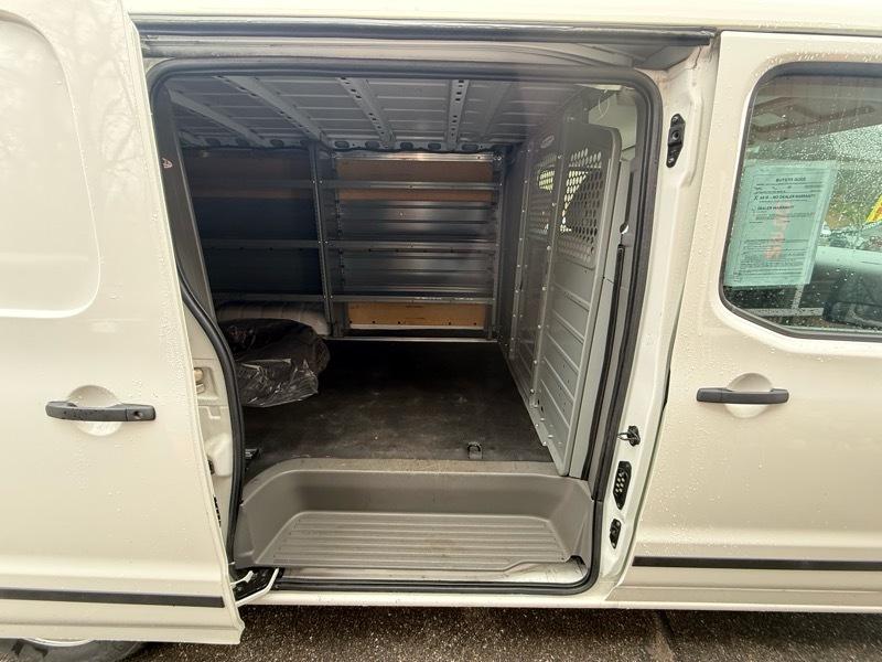 Nissan NV Cargo 1500 SV 2021