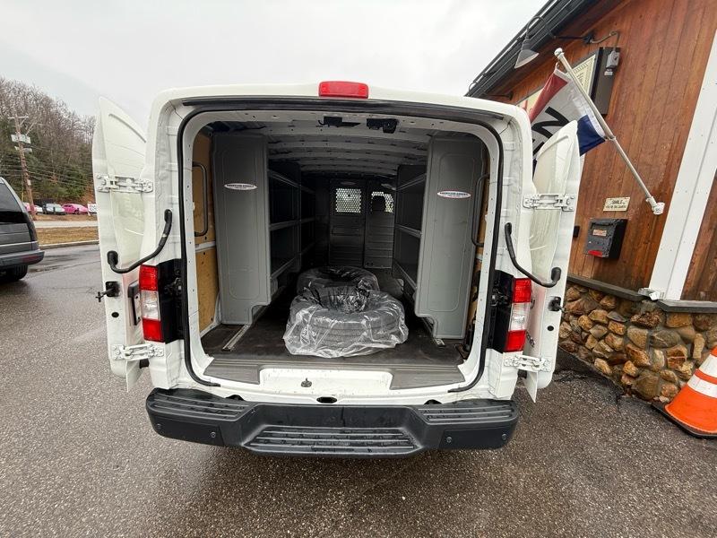 Nissan NV Cargo 1500 SV 2021