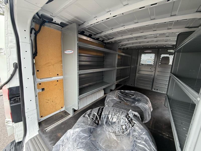 Nissan NV Cargo 1500 SV 2021