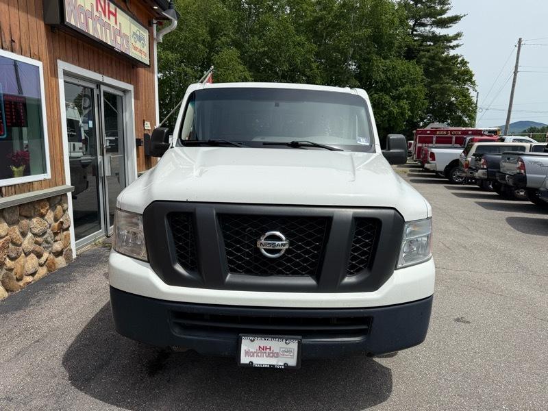 Nissan NV Passenger  2014