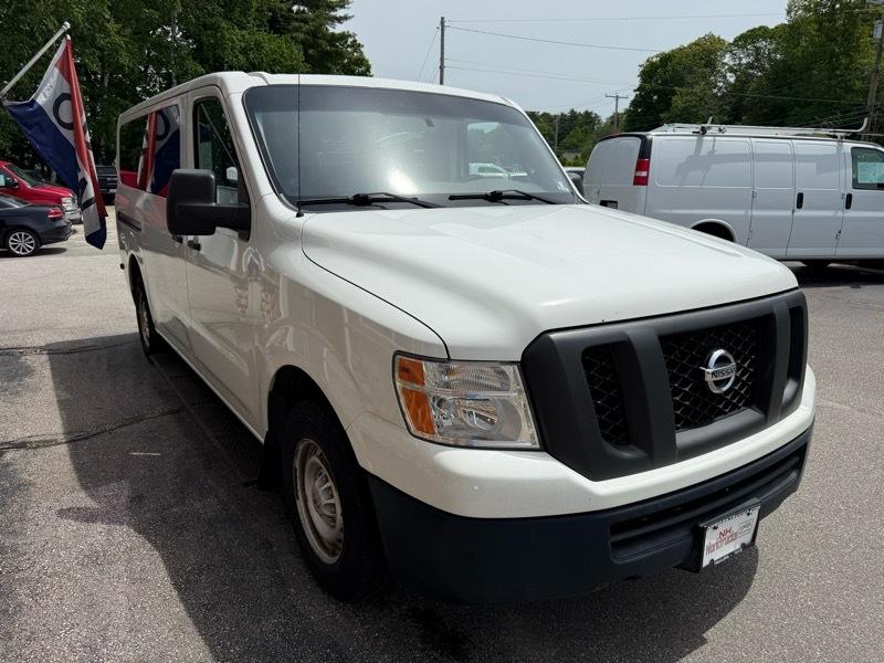 Nissan NV Passenger  2014
