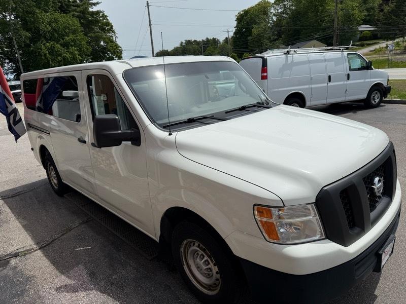 Nissan NV Passenger  2014