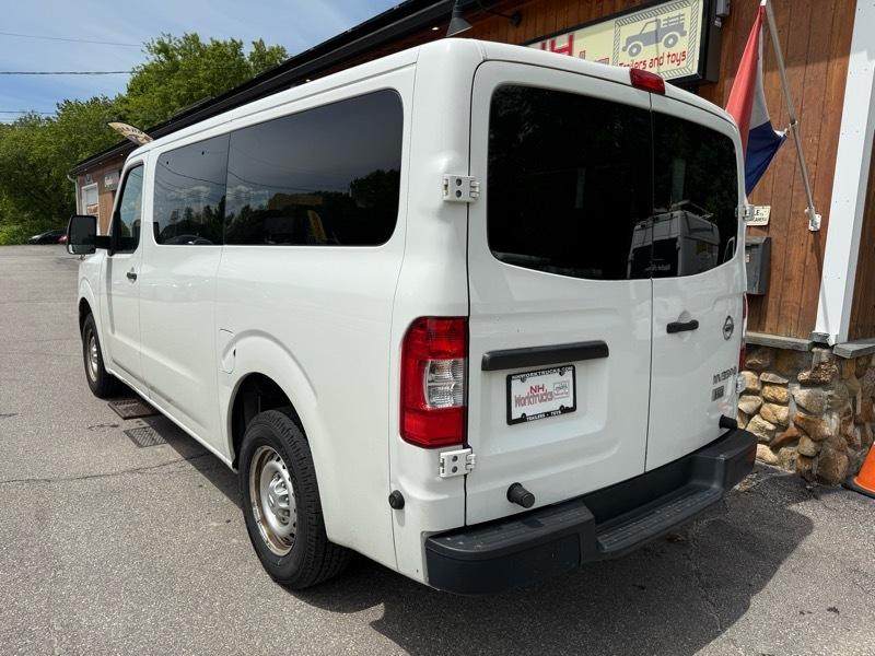 Nissan NV Passenger  2014