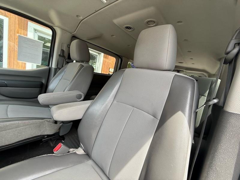 Nissan NV Passenger  2014