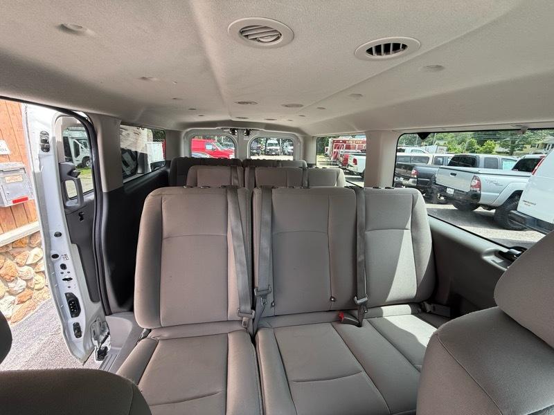 Nissan NV Passenger  2014