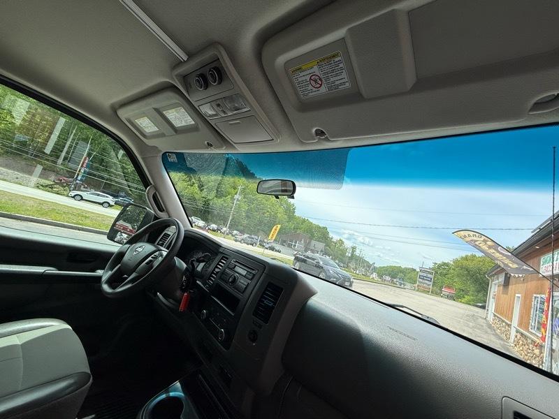 Nissan NV Passenger  2014