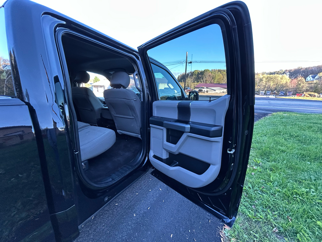 Ford F-150 4WD SuperCab 145" XLT 2017