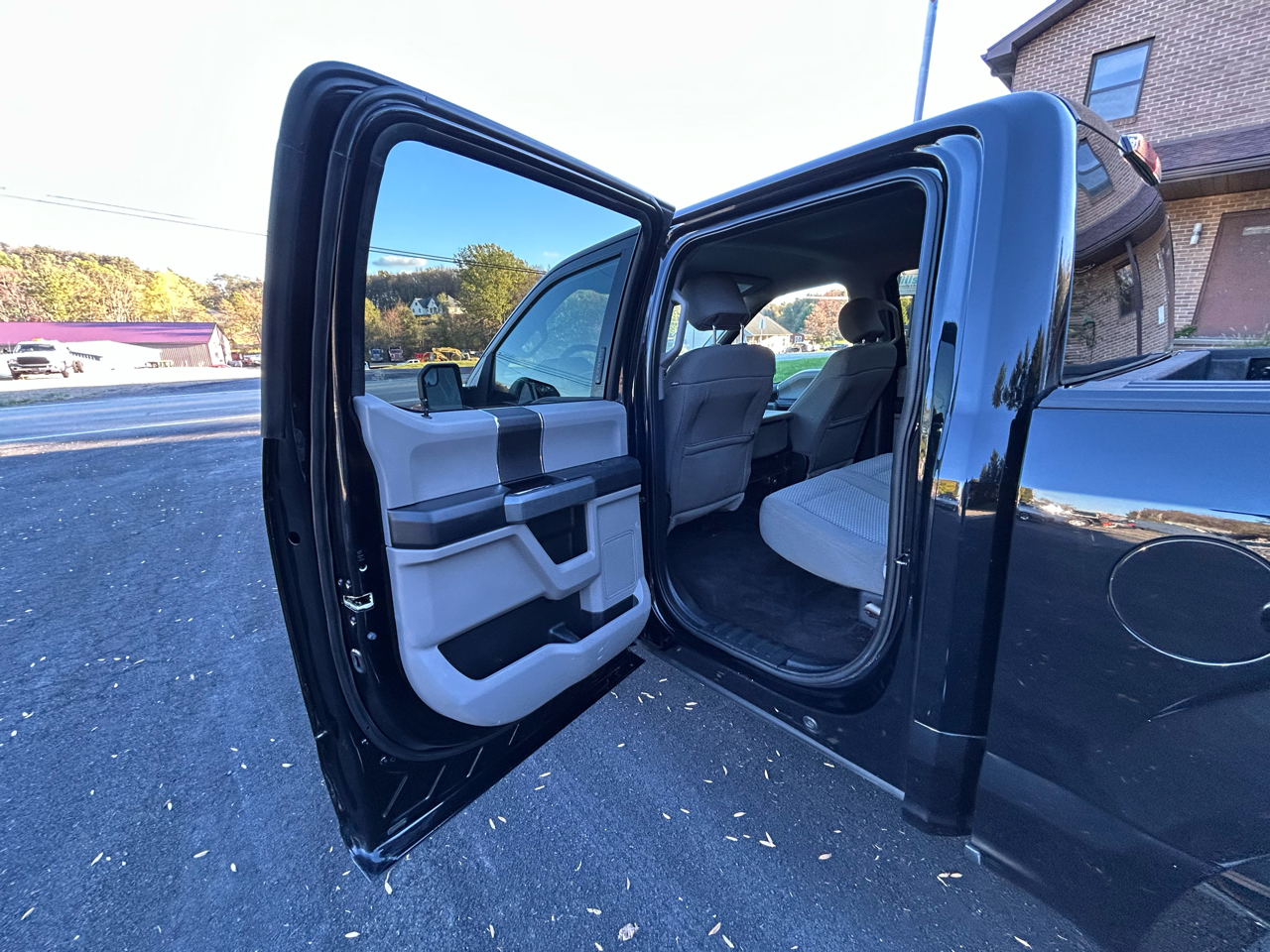 Ford F-150 4WD SuperCab 145" XLT 2017