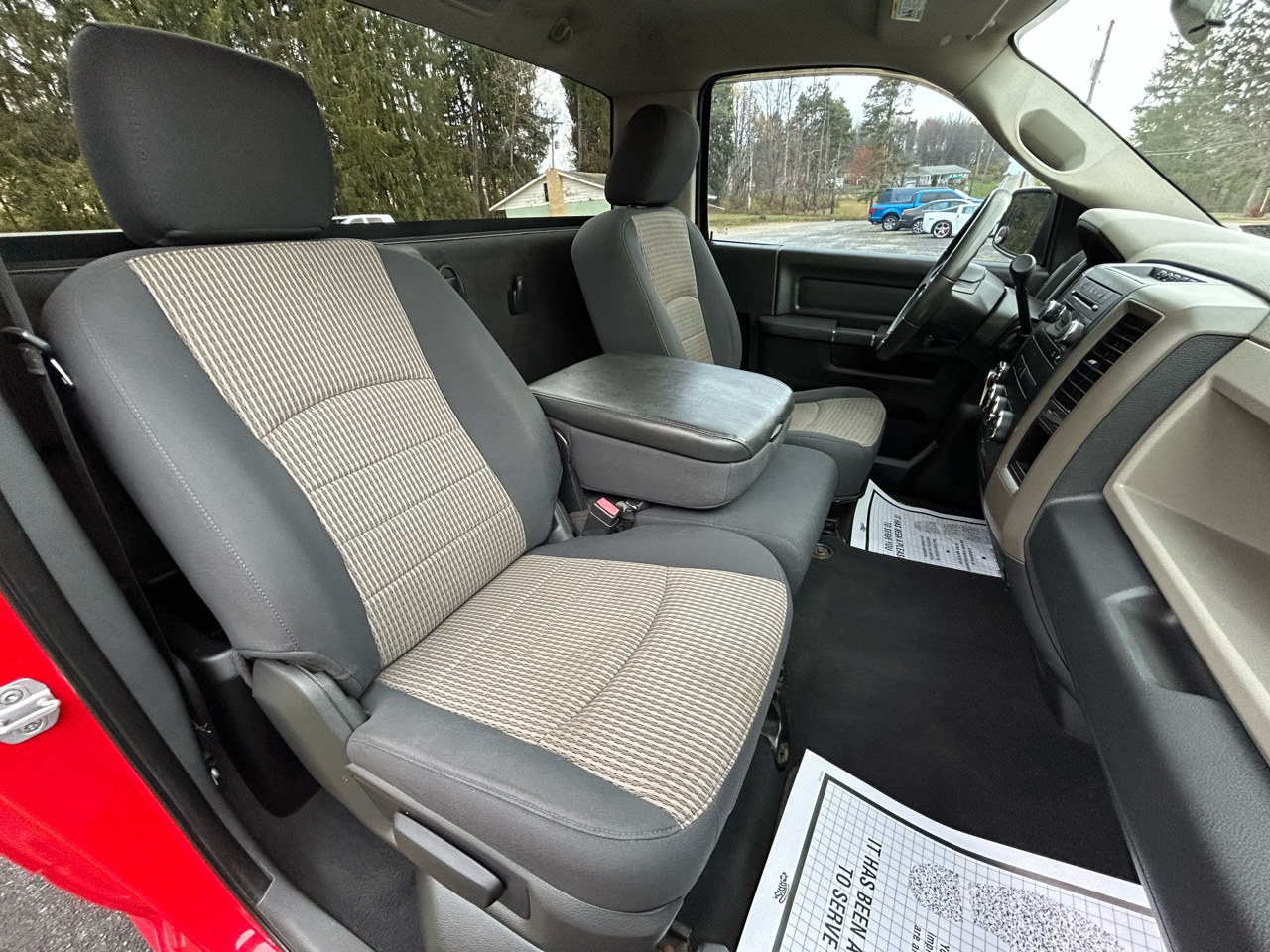 RAM 1500 4WD Reg Cab 120.5" Express 2011