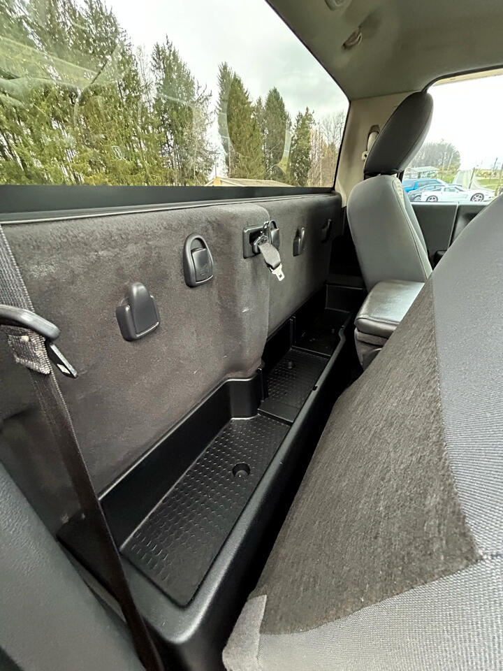 RAM 1500 4WD Reg Cab 120.5" Express 2011