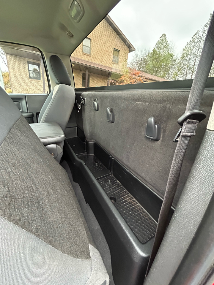 RAM 1500 4WD Reg Cab 120.5" Express 2011