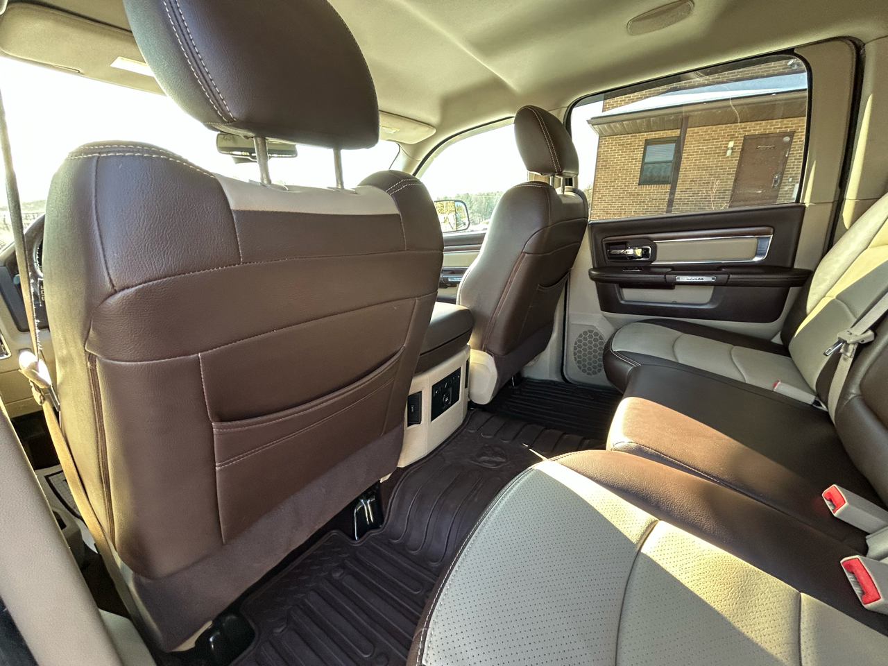 RAM 3500 4WD Crew Cab 169" Laramie 2014