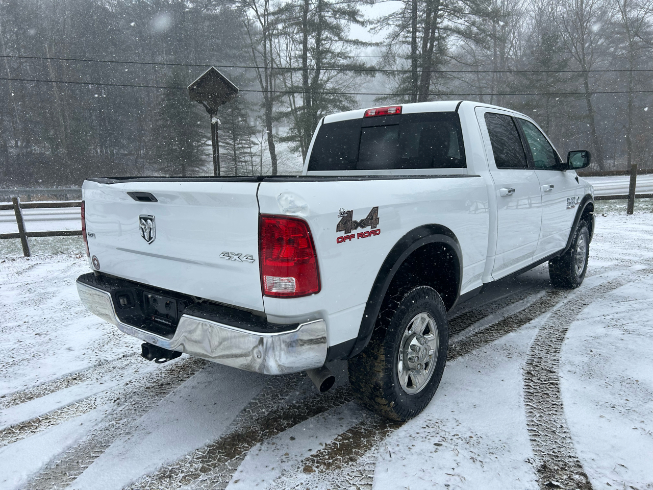 RAM 2500 4WD Crew Cab 149" SLT 2016