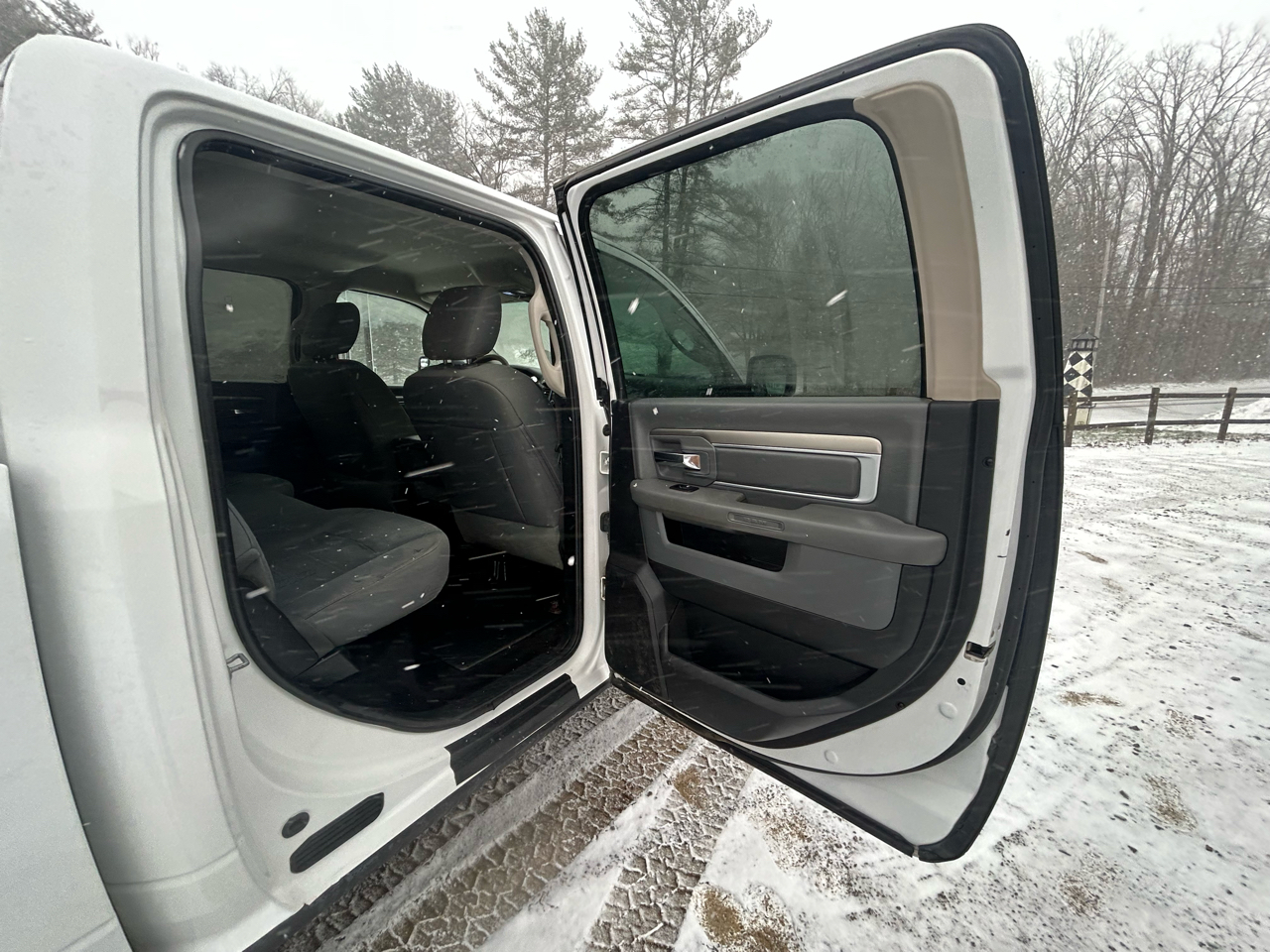 RAM 2500 4WD Crew Cab 149" SLT 2016