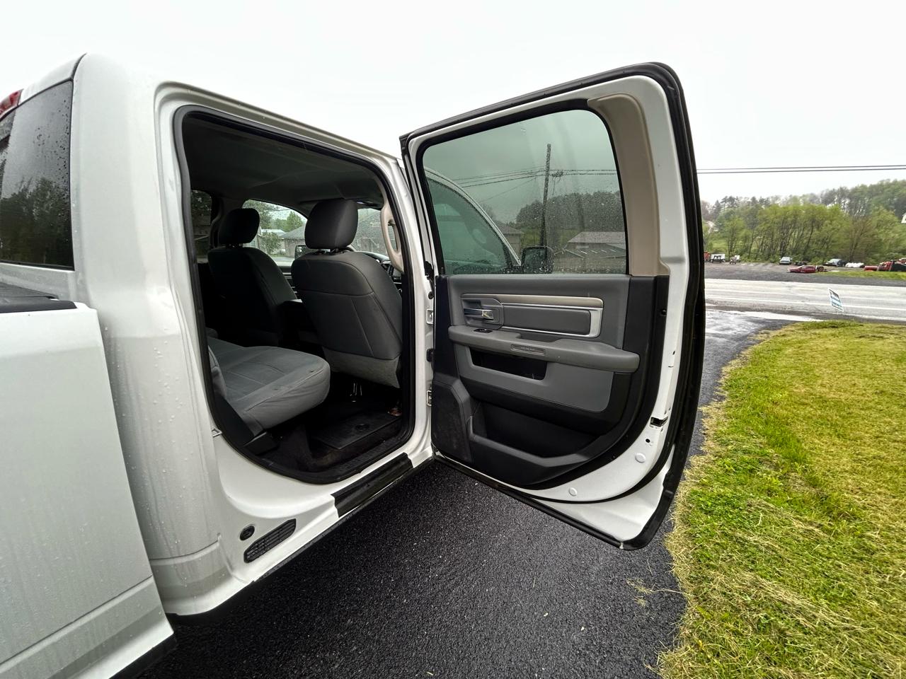 RAM 2500 4WD Crew Cab 149" SLT 2016