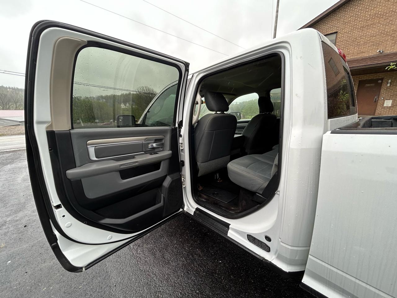 RAM 2500 4WD Crew Cab 149" SLT 2016