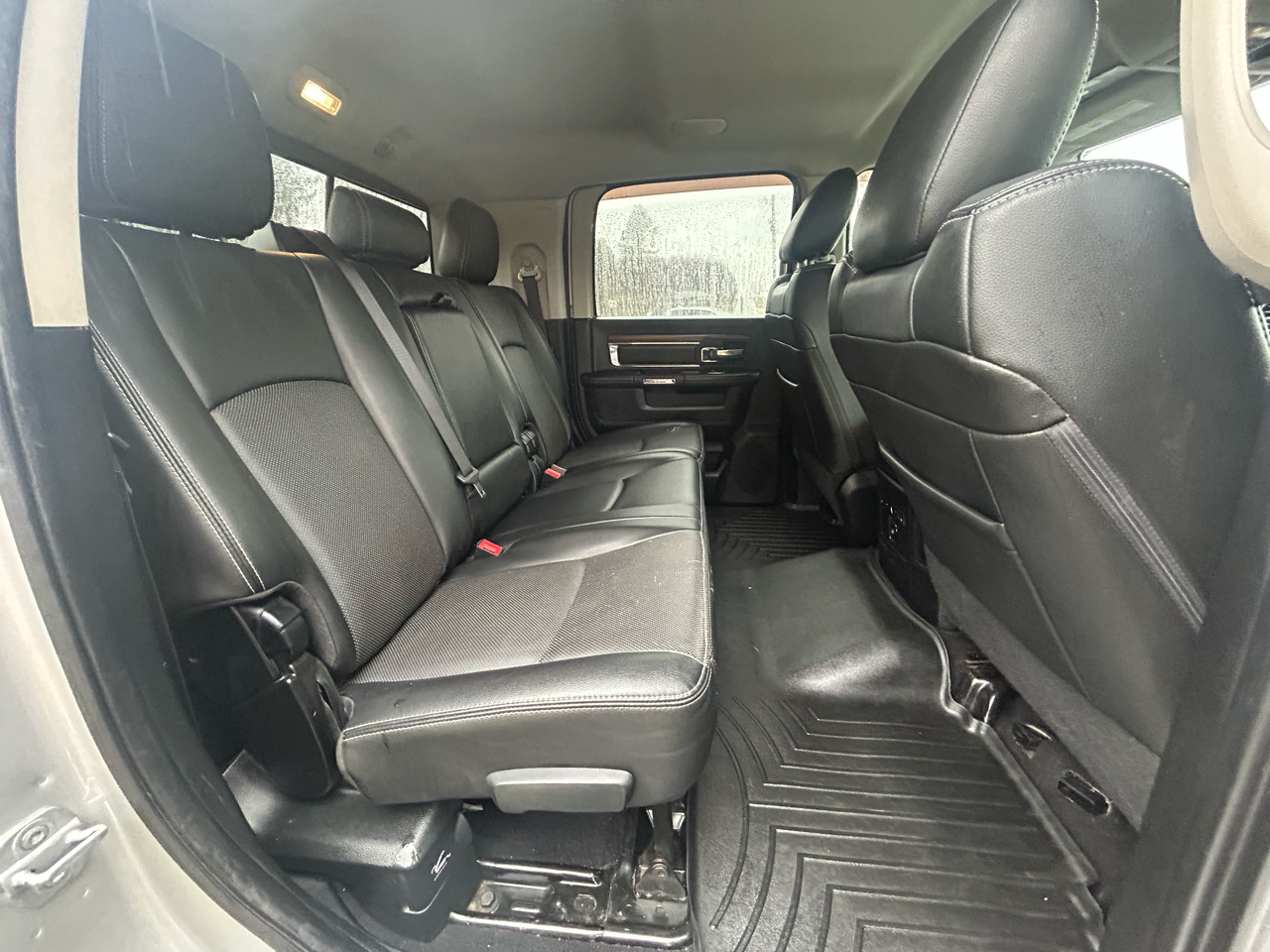 RAM 2500 4WD Mega Cab 160.5" Laramie 2013