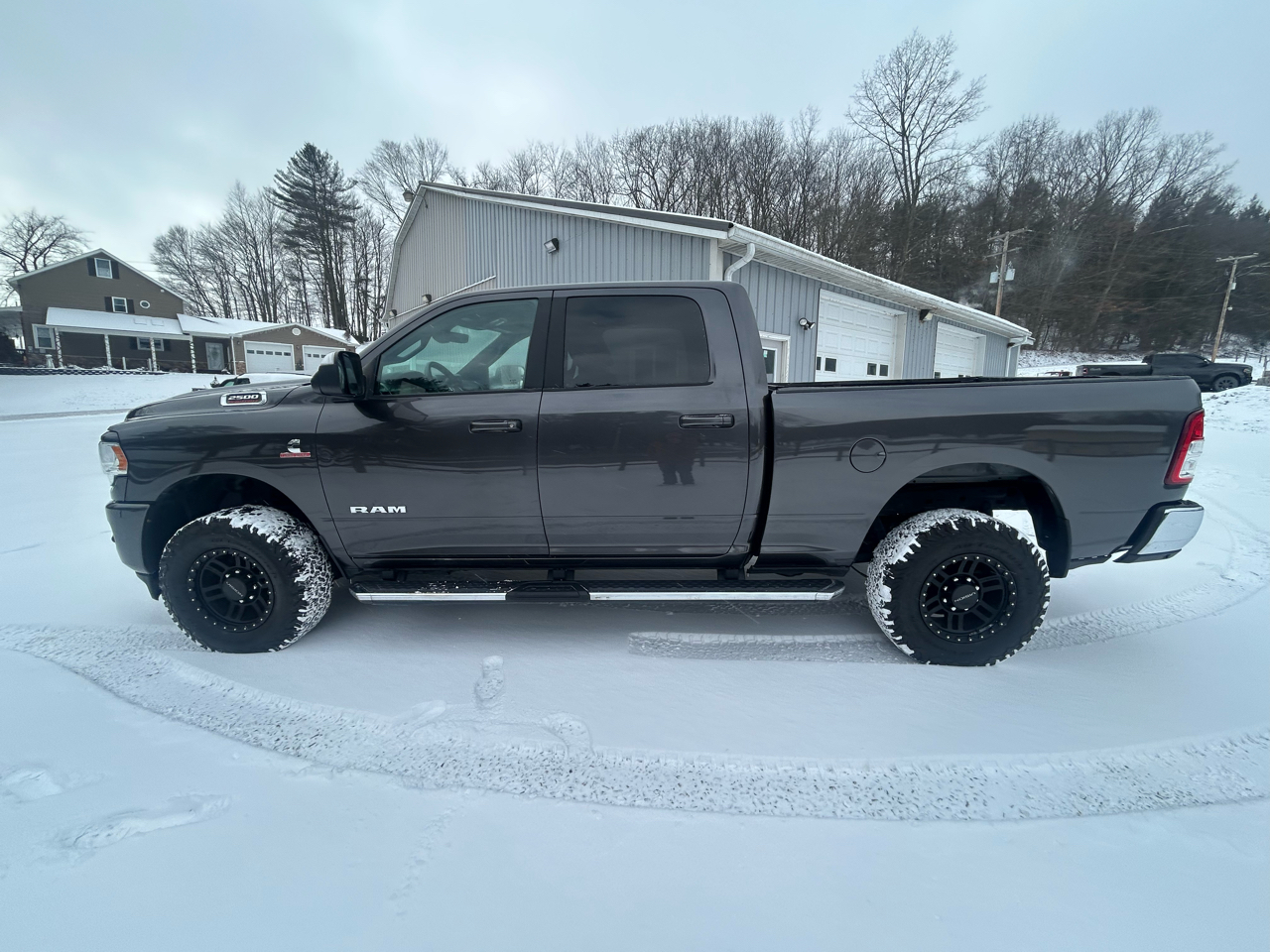 RAM 2500 Big Horn 4x4 Crew Cab 6'4" Box 2021