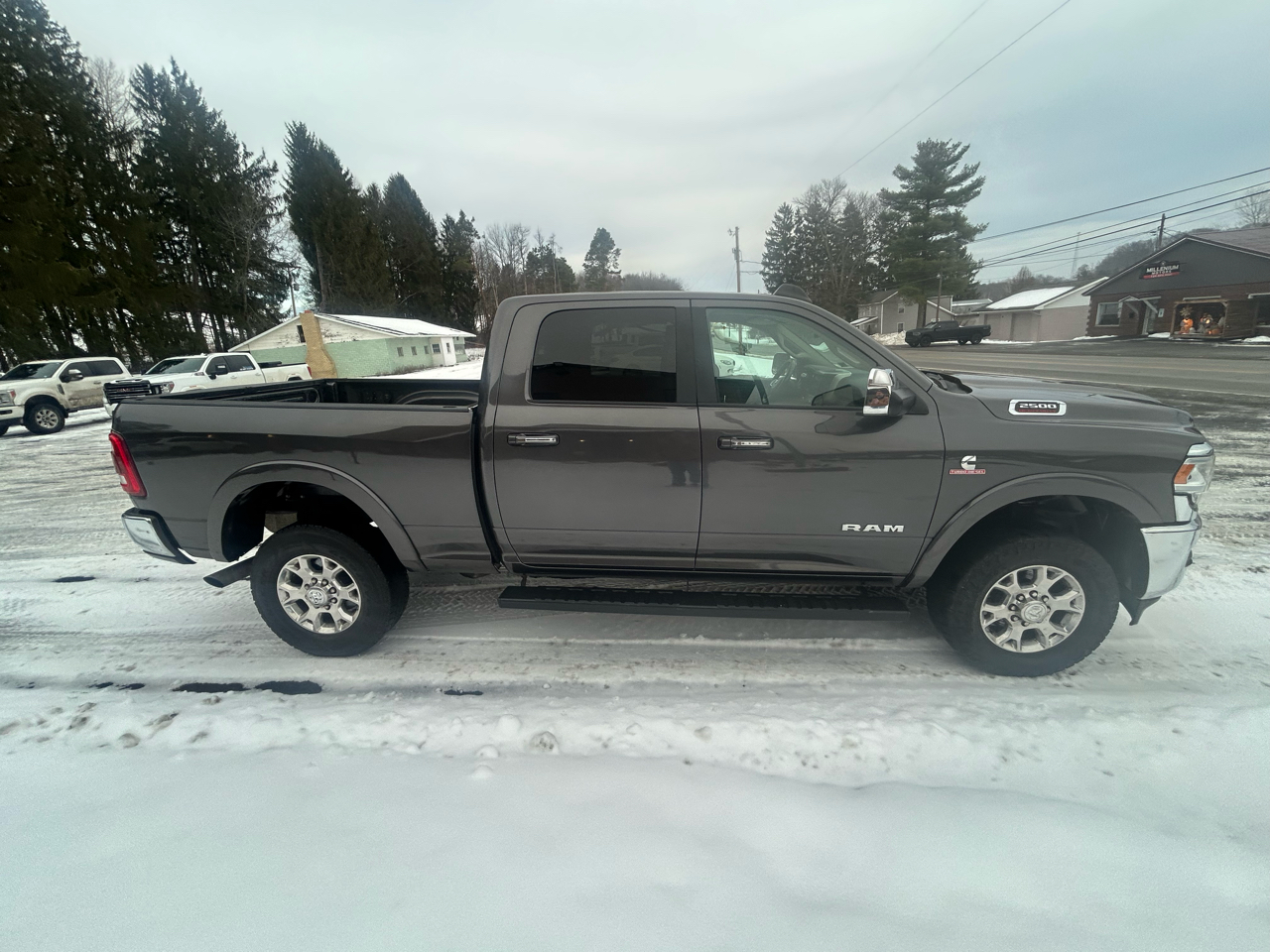 RAM 2500 Laramie 4x4 Crew Cab 6'4" Box 2022