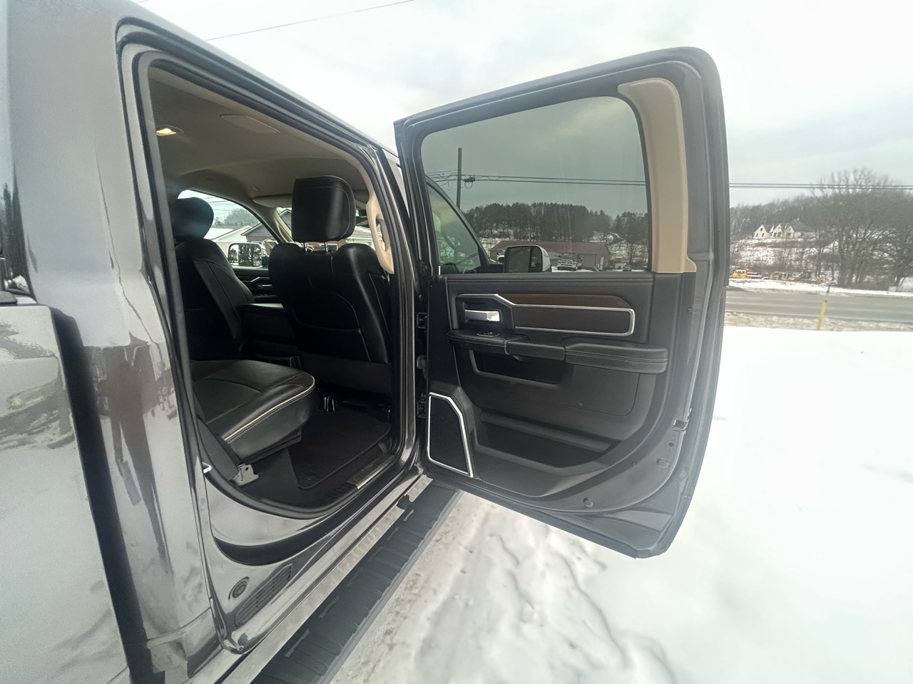 RAM 2500 Laramie 4x4 Crew Cab 6'4" Box 2022