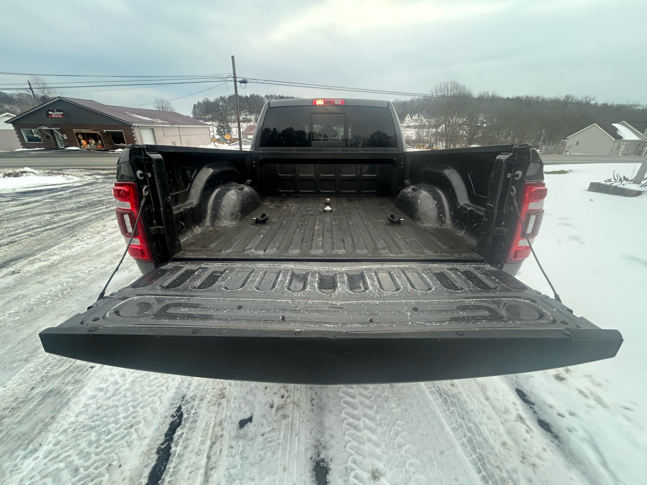 RAM 2500 Laramie 4x4 Crew Cab 6'4" Box 2022