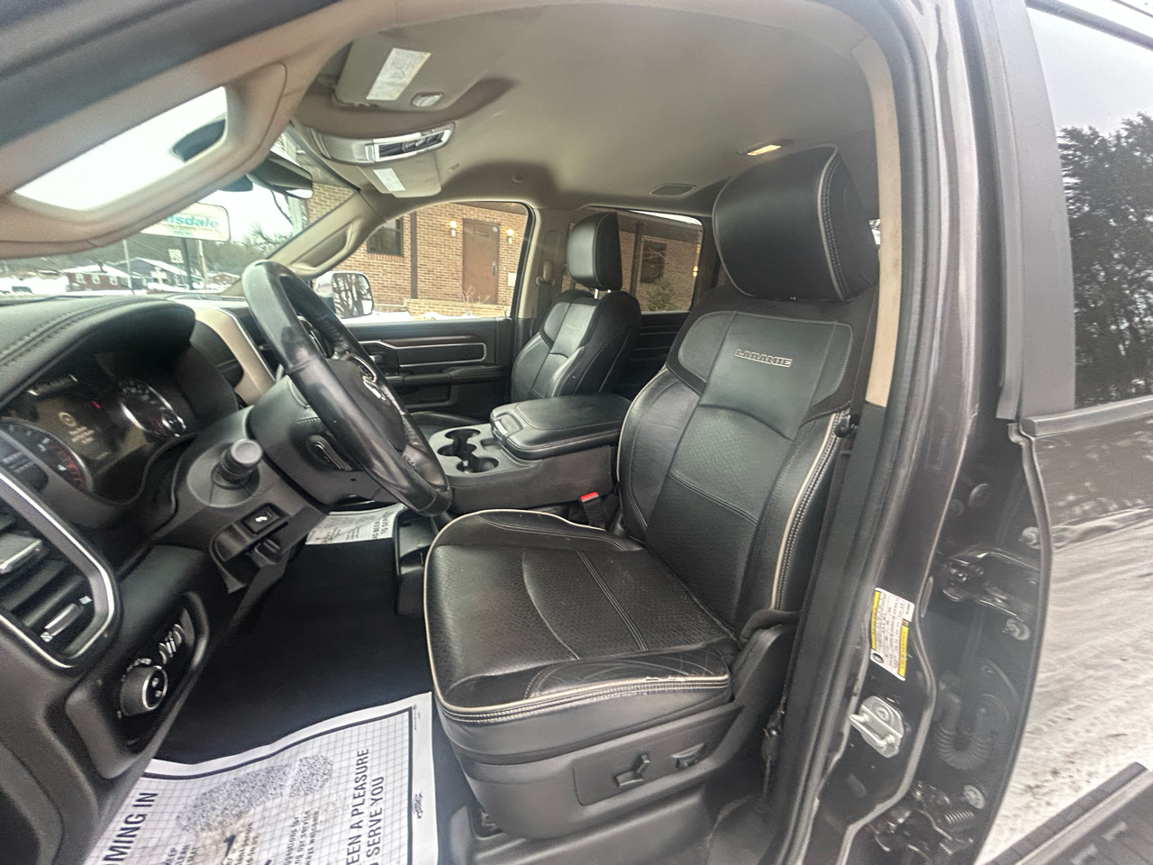 RAM 2500 Laramie 4x4 Crew Cab 6'4" Box 2022